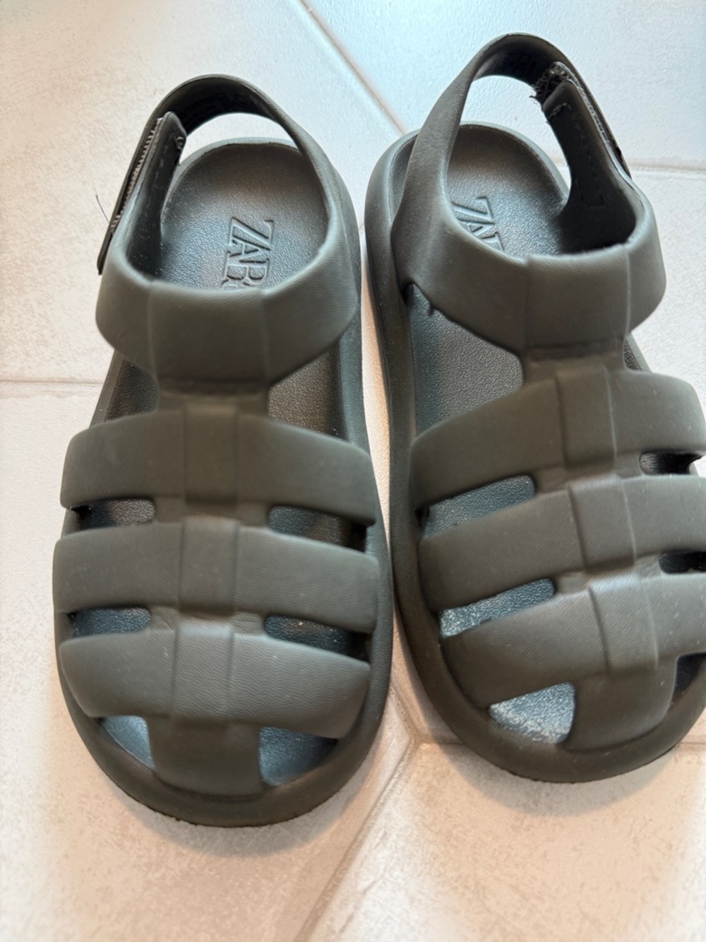 Zara toddler Kids Sandals size 26
